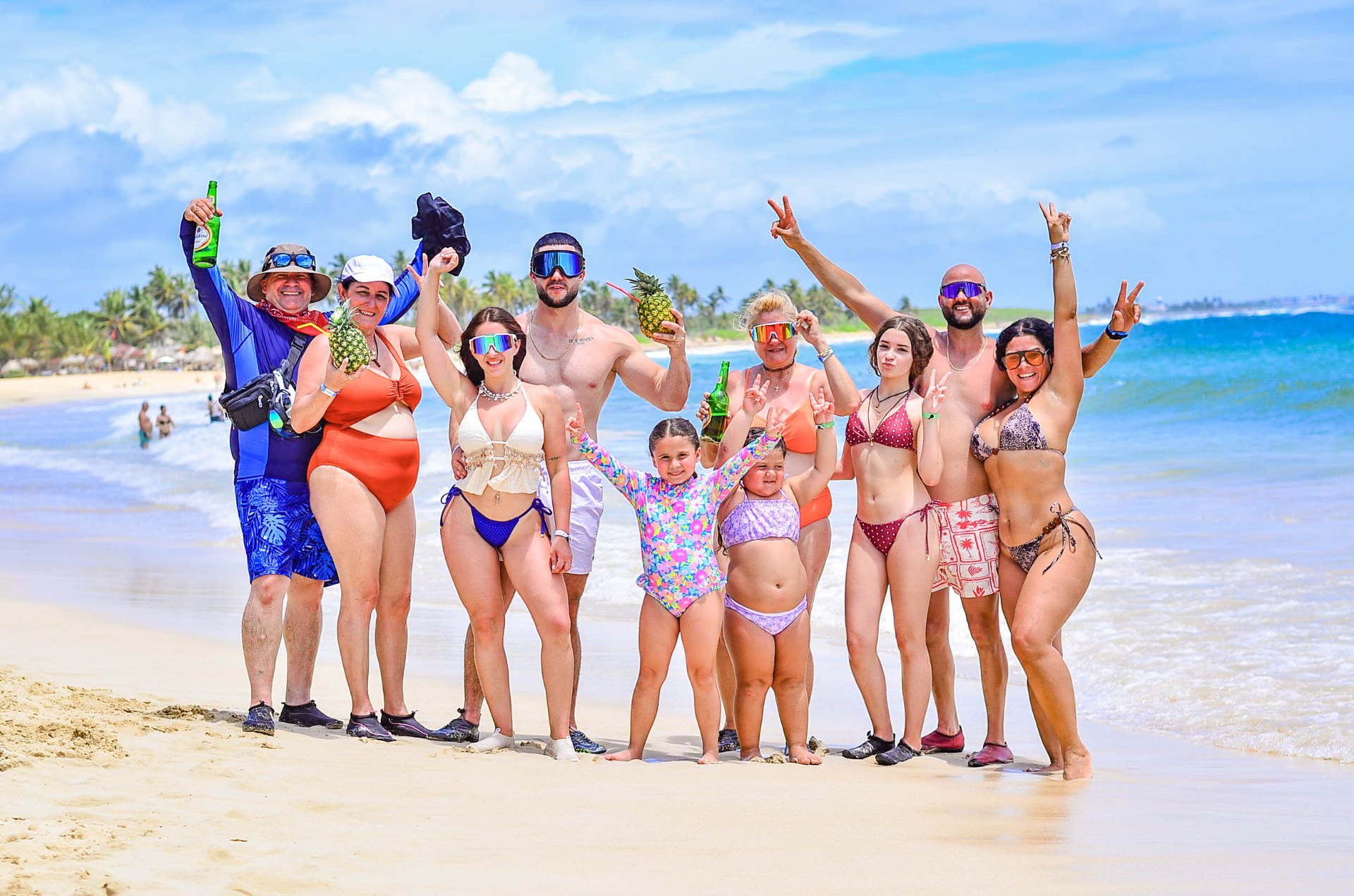 Grupo grande Routers en Playa Macao